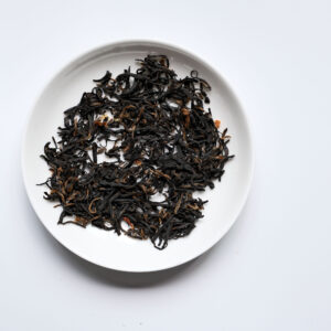 Fujian —  Mòlì Hóng Chá (Jasmine Red Tea) | Elegant Chinese Black Tea · Jasmine Depth & Amber Warmth