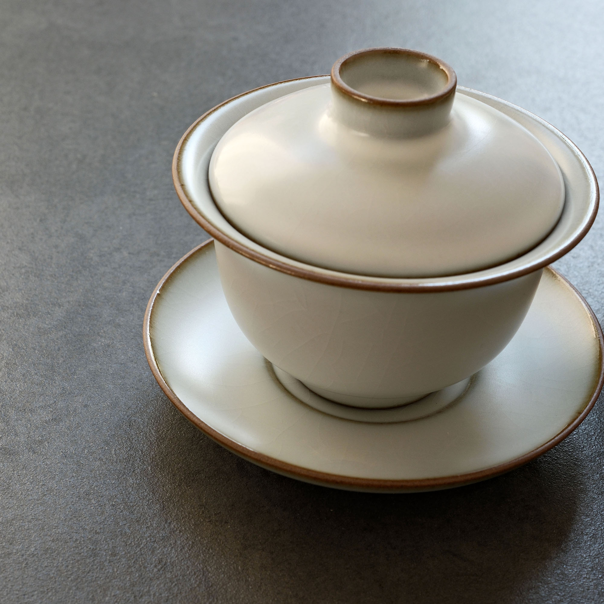 Handmade Gaiwan-Set – Jingdezhen Ivory White | A Soft, Elegant Highlight for Every Gong Fu Cha Tea Ceremony - Image 2