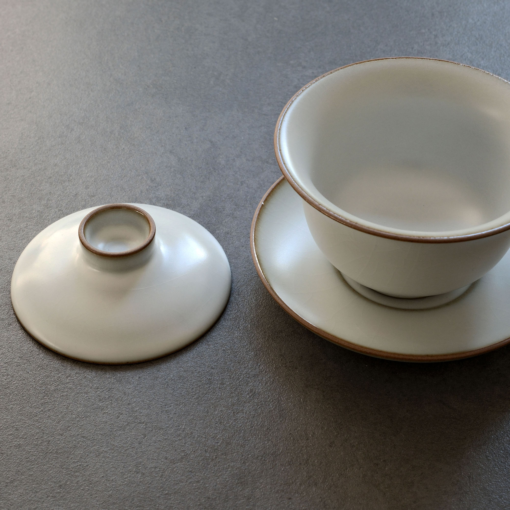 Handmade Gaiwan-Set – Jingdezhen Ivory White | A Soft, Elegant Highlight for Every Gong Fu Cha Tea Ceremony - Image 4